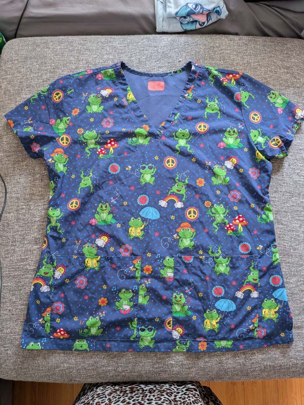 Ava Therese by Zavate Apparel 1054 Frogs Peace Sign Dot Print Scrub Top Size 2XL
